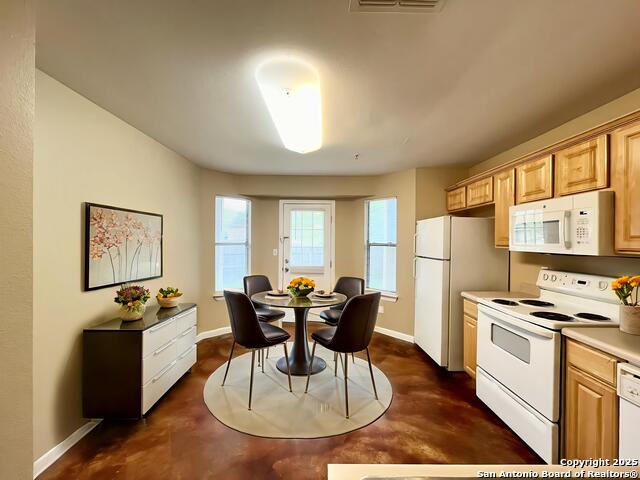 Image 3 of 36 For 3141 Douglas Fir Dr