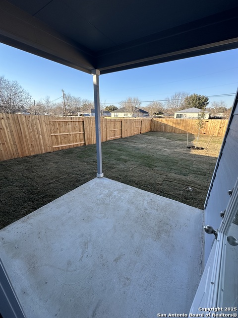 Image 10 of 34 For 810 Baxter St E