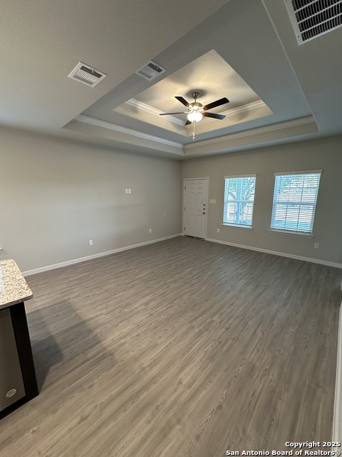 Image 12 of 34 For 810 Baxter St E