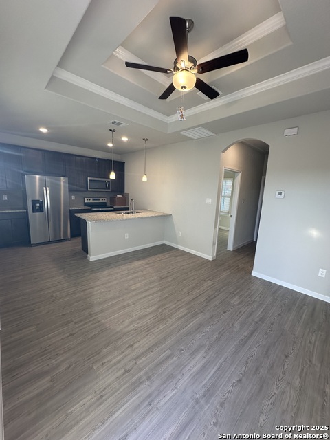 Image 22 of 34 For 810 Baxter St E