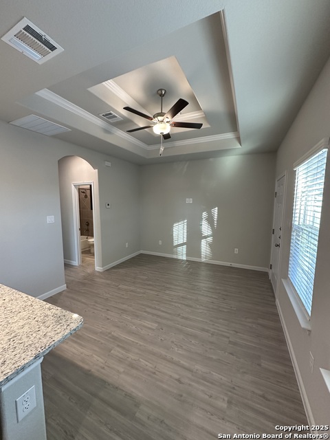 Image 25 of 34 For 810 Baxter St E