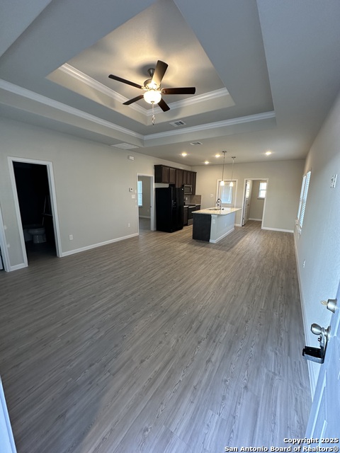 Image 4 of 34 For 810 Baxter St E