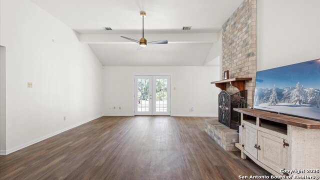 Listing photo id 3 for 5970 Wegner