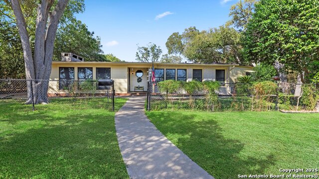 Details for 1049 Ivy Ln  , Terrell Hills, TX 78209