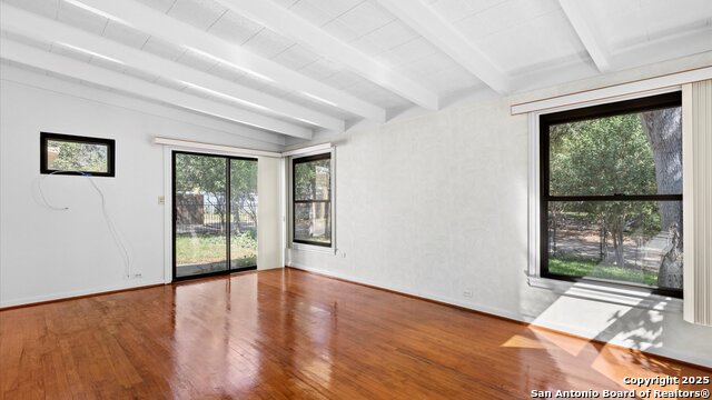 Image 15 of 46 For 1049 Ivy Ln