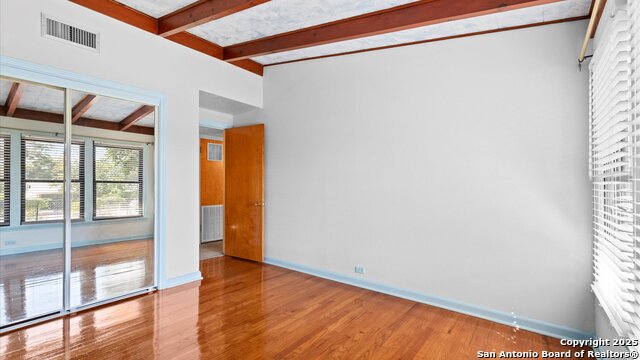 Image 20 of 46 For 1049 Ivy Ln