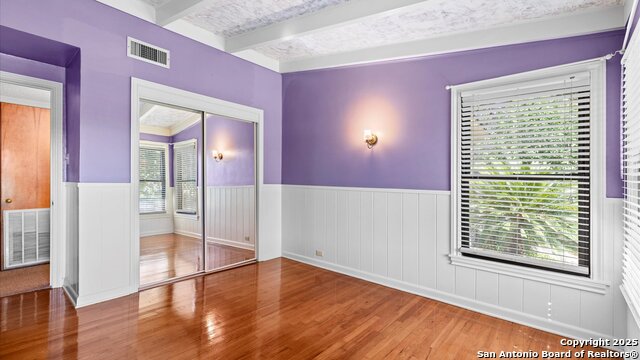 Image 22 of 46 For 1049 Ivy Ln