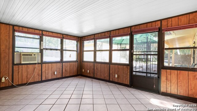 Image 28 of 46 For 1049 Ivy Ln