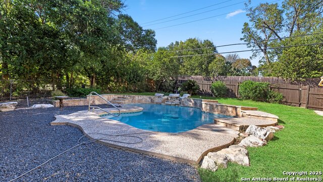 Image 32 of 46 For 1049 Ivy Ln