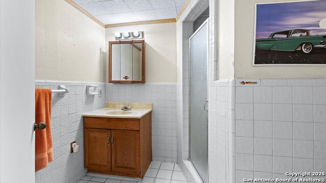 Image 38 of 46 For 1049 Ivy Ln