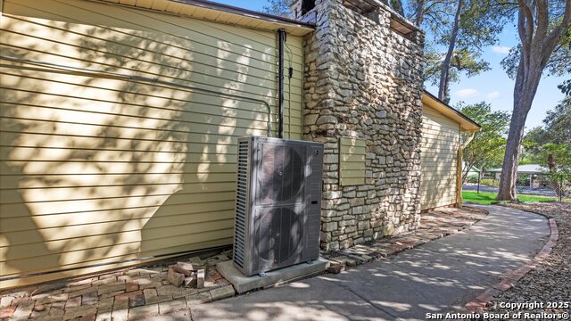 Image 40 of 46 For 1049 Ivy Ln