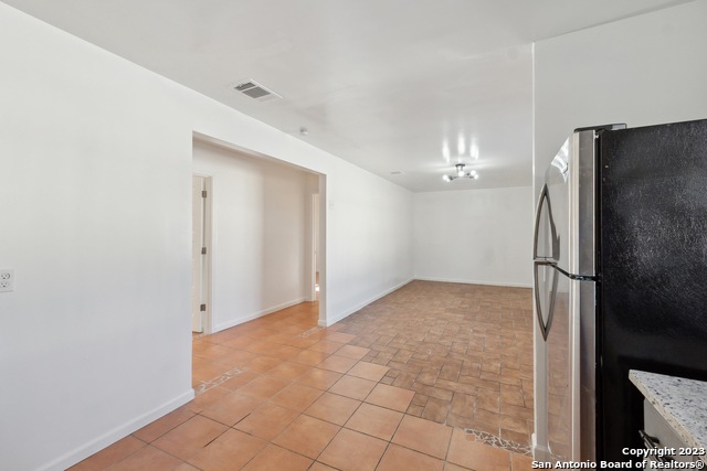 Image 10 of 19 For 810 Zachry Dr