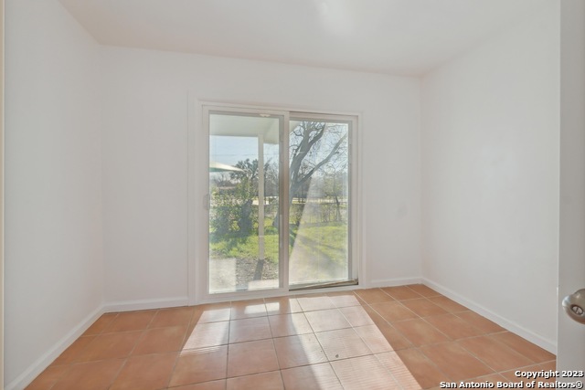Image 13 of 19 For 810 Zachry Dr
