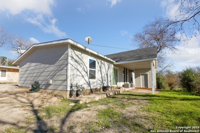Image 18 of 19 For 810 Zachry Dr