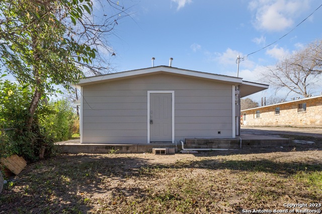 Image 19 of 19 For 810 Zachry Dr