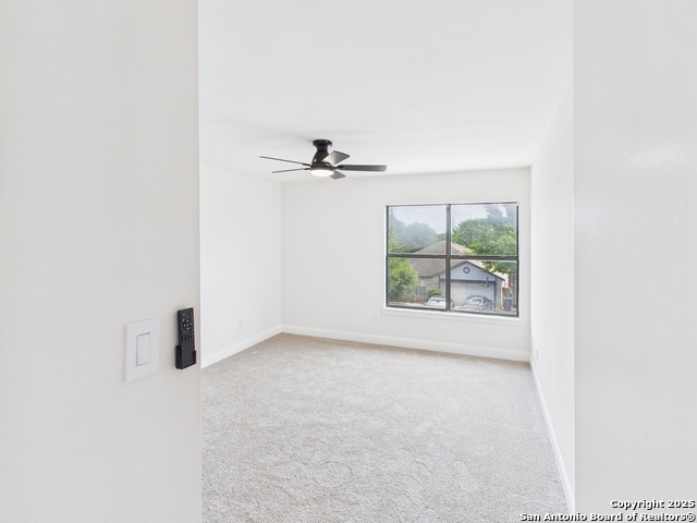 Image 33 of 39 For 4933 Corian Well