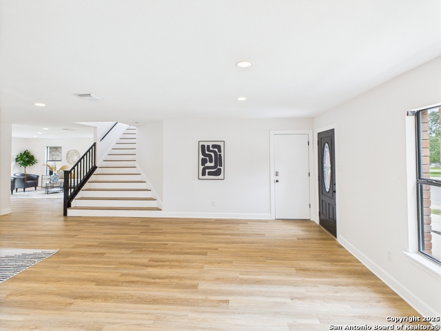 Image 6 of 39 For 4933 Corian Well