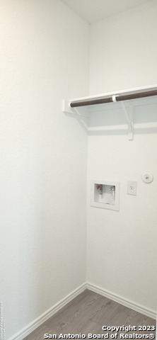 Listing photo id 9 for 10254 Asta Trail