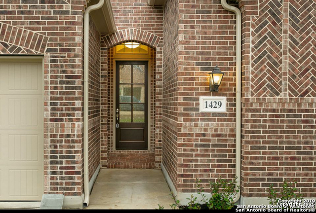 Image 2 of 23 For 1429 Nicholas Park