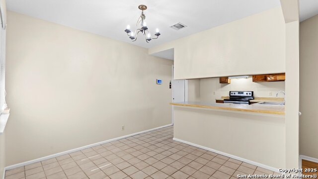Image 5 of 16 For 7138 Rimwood