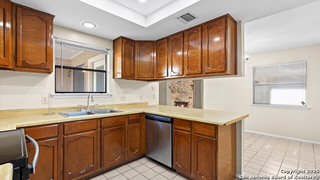 Image 7 of 16 For 7138 Rimwood