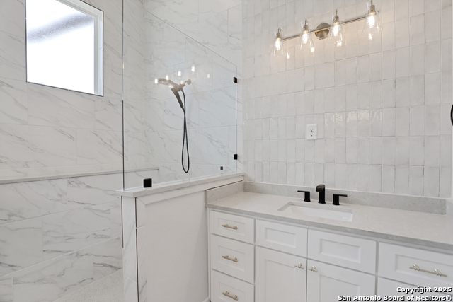 Image 16 of 41 For 775 Maximino Ridge