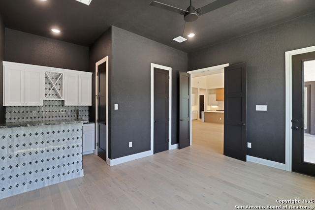 Image 20 of 41 For 775 Maximino Ridge