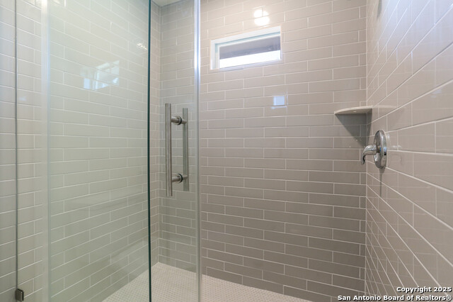 Image 10 of 19 For 6035 Misty Valley