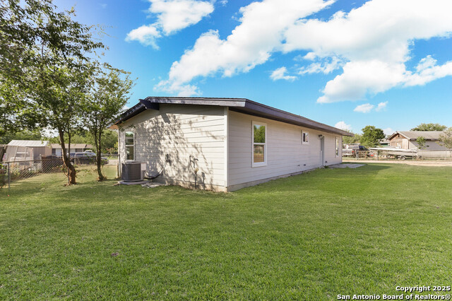 Image 15 of 19 For 6035 Misty Valley