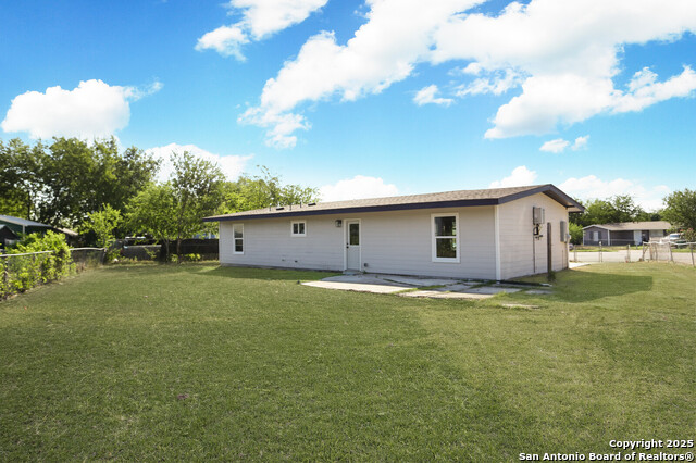 Image 16 of 19 For 6035 Misty Valley