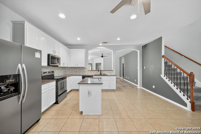 Image 14 of 28 For 140 Clapboard