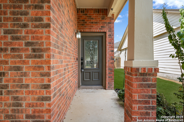 Image 4 of 28 For 140 Clapboard