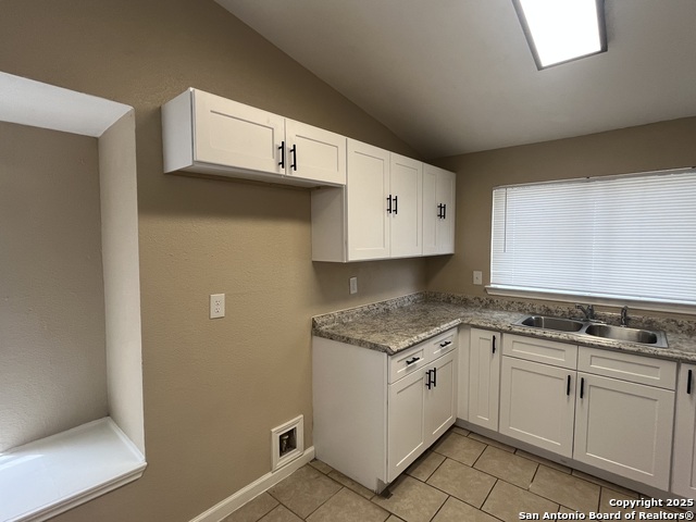 Image 10 of 25 For 4018 Sunrise Creek