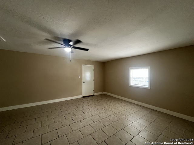 Image 13 of 25 For 4018 Sunrise Creek