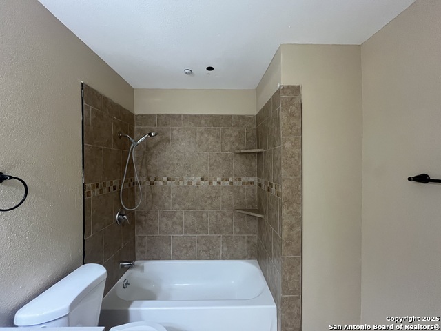 Image 15 of 25 For 4018 Sunrise Creek