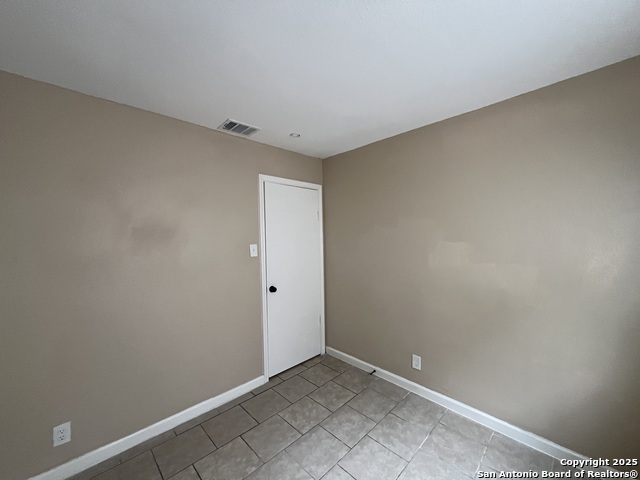 Image 19 of 25 For 4018 Sunrise Creek