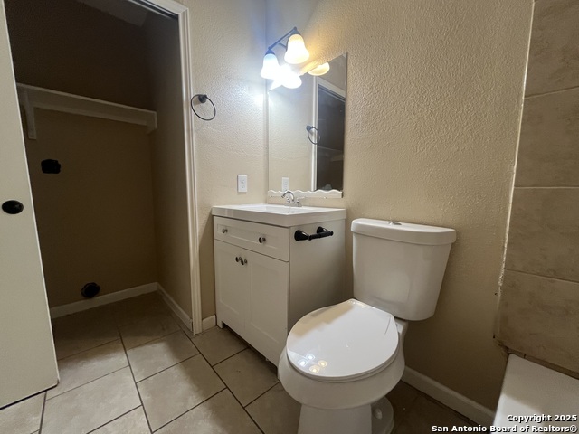 Image 24 of 25 For 4018 Sunrise Creek