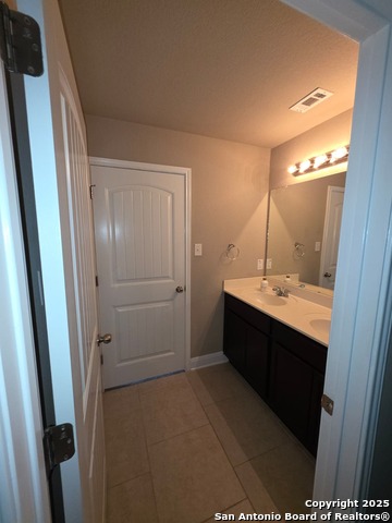 Listing photo id 6 for 12830 Lone Star Leaf