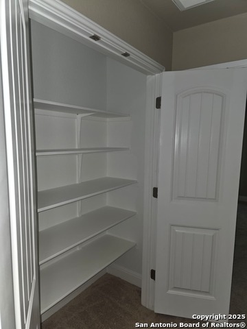 Listing photo id 7 for 12830 Lone Star Leaf