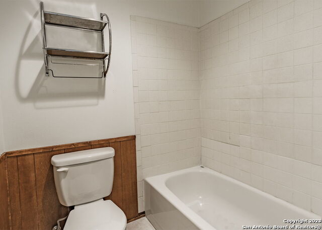 Image 8 of 27 For 6135 Willowridge St