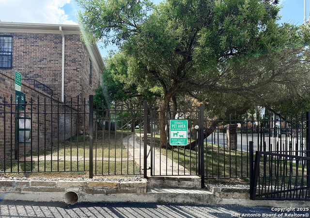 Image 21 of 23 For 7930 Broadway  801