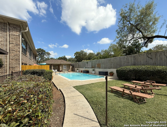 Image 22 of 23 For 7930 Broadway  801