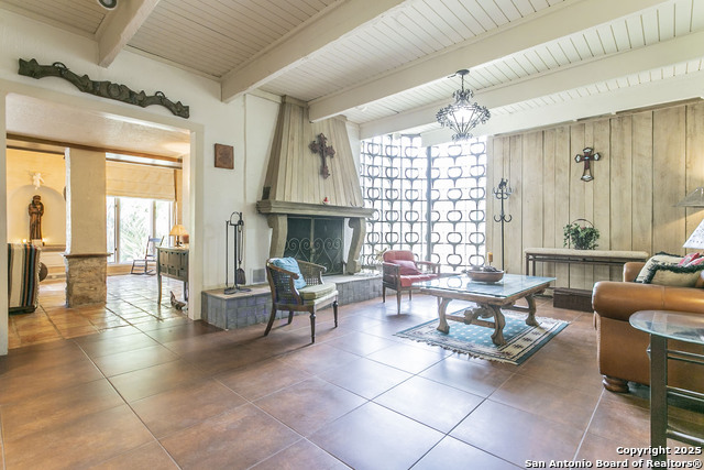 Image 15 of 43 For 901 River Rd