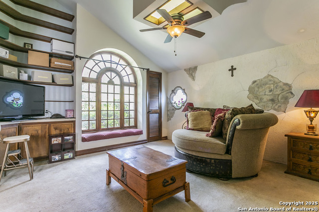 Image 27 of 43 For 901 River Rd