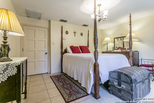 Image 37 of 43 For 901 River Rd