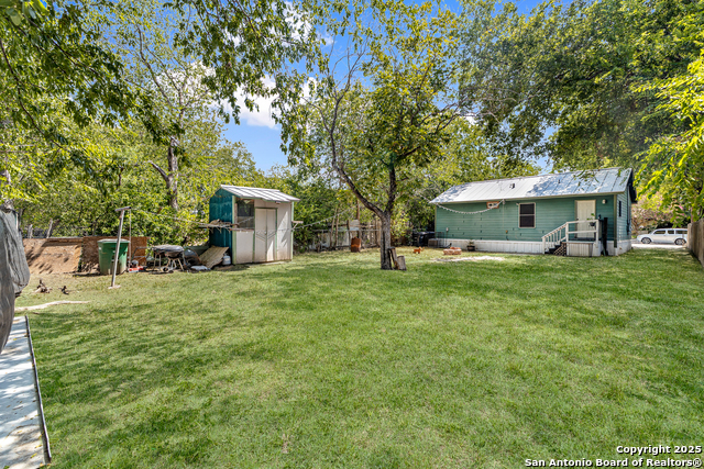 Listing photo id 11 for 235 Mohawk  