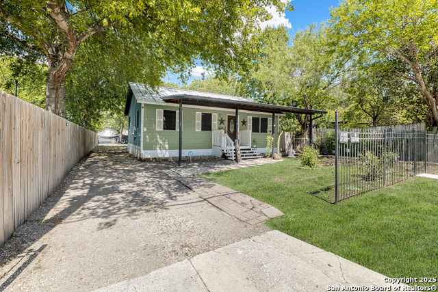 Listing photo id 0 for 235 Mohawk  