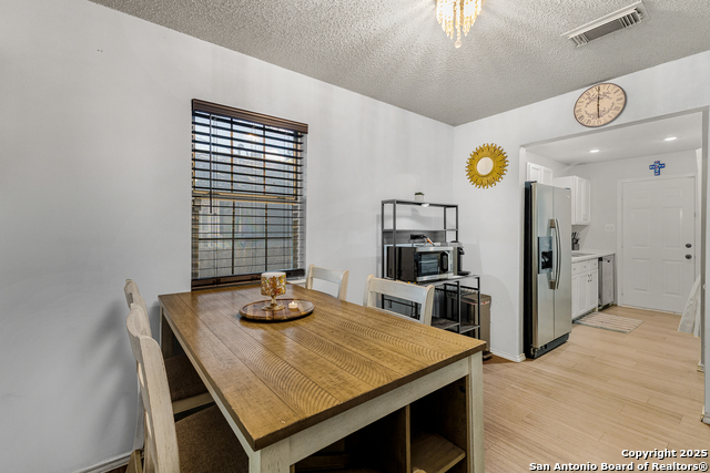 Listing photo id 2 for 235 Mohawk  