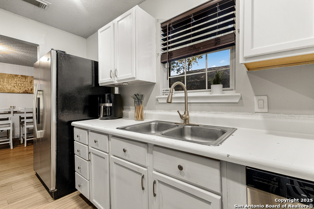 Listing photo id 4 for 235 Mohawk  