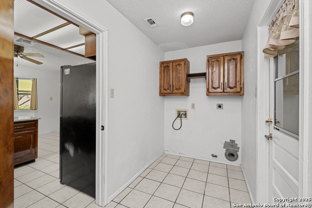Listing photo id 9 for 7902 Misty Park